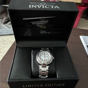 Invicta Disney limited edition Minnie mounds quartz watch